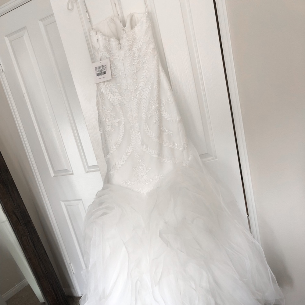 NWT NEVER TRIED ON Pronovias wedding dress Beca - Picture 4 of 8